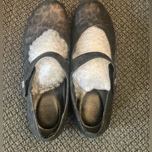 Dansko Mary Jane shimmery opal leopard print size 41 (10.5-11)